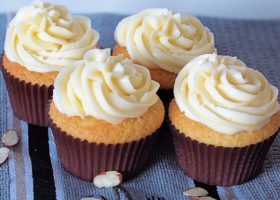 طريقة عمل كب كيك خليجي مع كريمة الحبهان