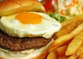 طريقة عمل البرجر بالبيض