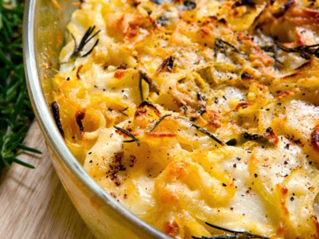 طريقة عمل صينية بطاطس بالدجاج والكريمة