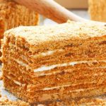 طريقة عمل كيكة العسل الروسية