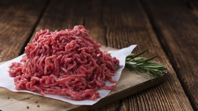 كيفية معرفة اللحم المفروم الفاسد