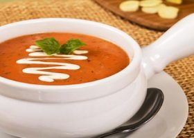 طريقة عمل شوربة طماطم بالكريمة