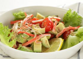 طريقة عمل سلطة الكراب والأفوكادو