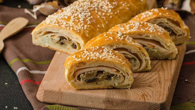 طريقة عمل فطيرة بالبشاميل والفطر