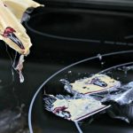 تنظيف البلاستيك الذائب على البوتجاز