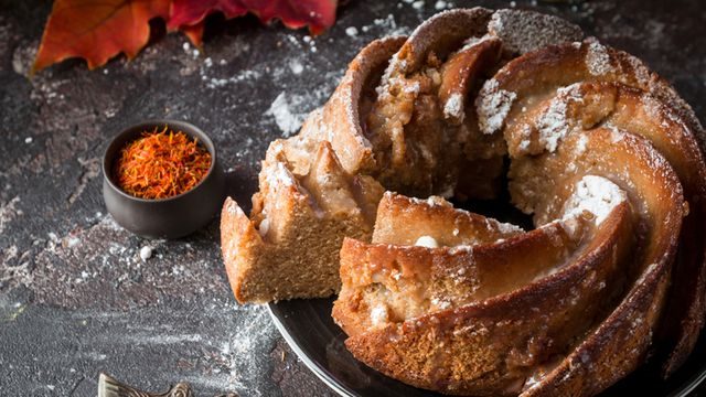 طريقة عمل كيكة الزعفران