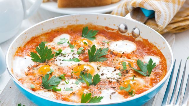 طريقة عمل ريوق بيض بالطماطم