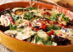 طريقة عمل صينية باذنجان بالفرن بدون قلي