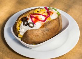 طريقة عمل بطاطس لندن المشوي