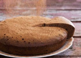 طريقة عمل الكيك الاسفنجي بالكاكاو