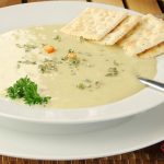 طريقة عمل شوربة البروكلي والبطاطس والجزر
