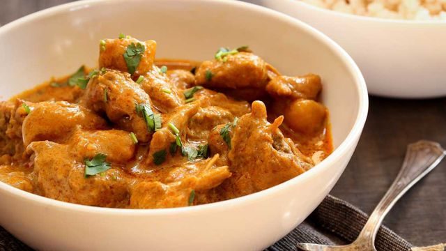 طريقة عمل دجاج بالكاري بالزبادي