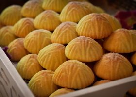 طريقة عمل معمول بالحليب المكثف