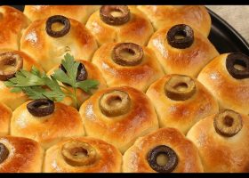 طرية عمل خلية النحل بالزيتون