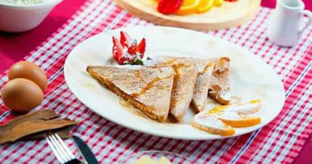 طريقة عمل التوست الفرنسي بالقشطة والمربى