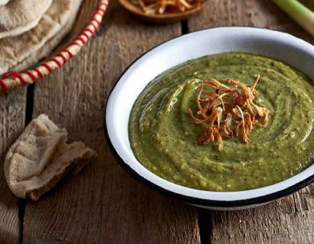 طريقة عمل البصارة المصرية بالملوخية