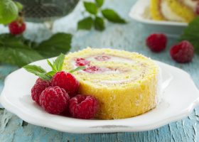 طريقة عمل سويسرول الفواكه