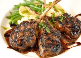 طريقة عمل ريش ضاني بصلصة الفلفل الأخضر