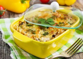 طريقة عمل صينية المكرونة بالبيض والخضروات