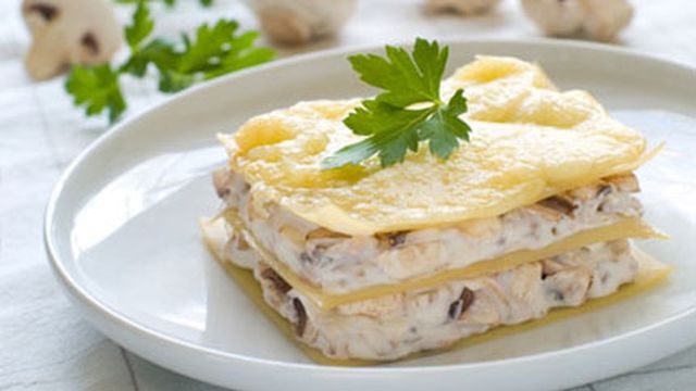 طريقة عمل لازانيا بالمشروم والدجاج