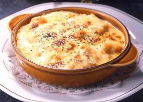 طريقة عمل طاجن السي فود بالكريمة