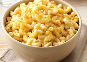 طريقة عمل مكرونة بالجبن في الميكروويف