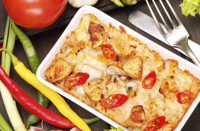 طريقة عمل طاجن لحمة بالبيض والبطاطس