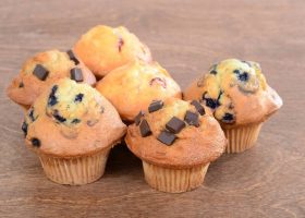 طريقة عمل مافن البرقوق والشكولاتة