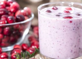 طريقة عمل عصير التوت البري