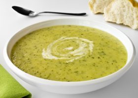 طريقة عمل شوربة الجبن و الخضروات