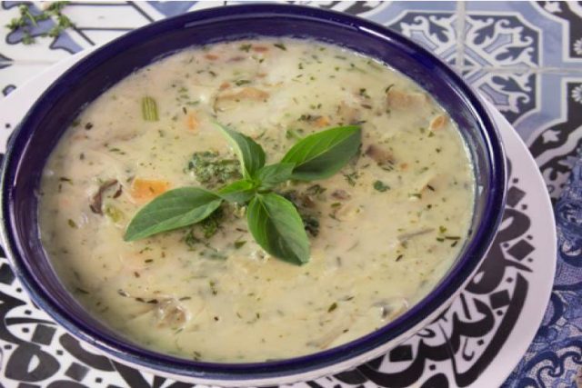 طريقة عمل شوربة لسان عصفور بالكريمة