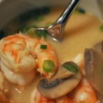 طريقة عمل شوربة الجمبري والمشروم