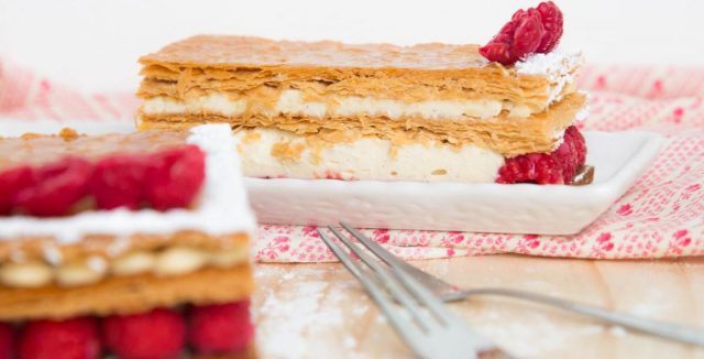 طريقة عمل عجين ميلفيه في المنزل