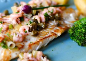 طريقة عمل سمك فيليه بصوص الجمبرى