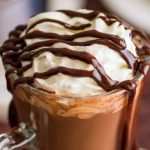 طريقة عمل مشروب الكاكاو بالكريمة