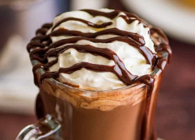 طريقة عمل مشروب الكاكاو بالكريمة