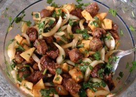 طريقة عمل كبدة بالبصلِ والبطاطس