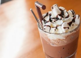 طريقة عمل مشروب الكاكاو بجوز الهند