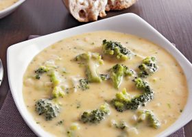 طريقة عمل شوربة البروكلي بالجبن