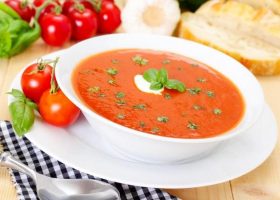 طريقة عمل شوربة البندورة