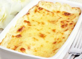 طريقة عمل مكرونة بالجبن والكريمة