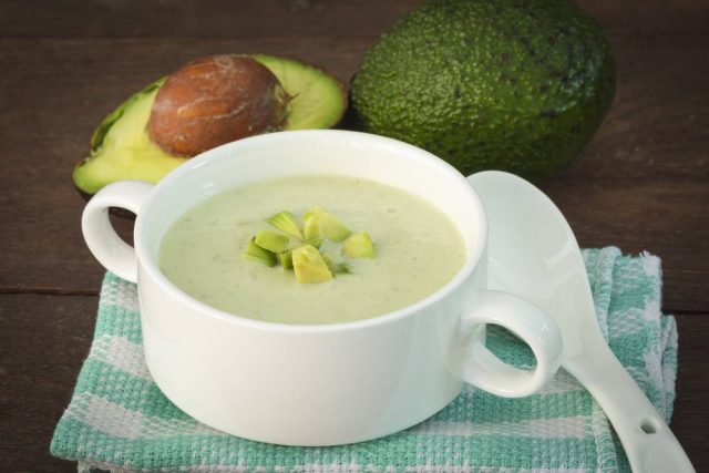 طريقة عمل شوربة الافوكادو