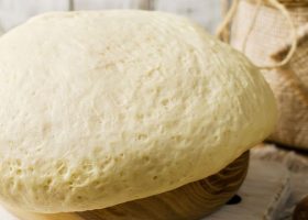 طريقة عمل عجينة الفطائر بالزبادي