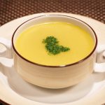 طريقة عمل شوربة البصل والجبن
