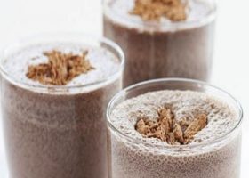 طريقة عمل ميلك شيك الشكولاتة والفراولة