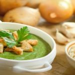 طريقة عمل شوربة كريمة السبانخ و الشوفان