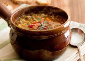 طريقة عمل شوربة العدس بالخضار