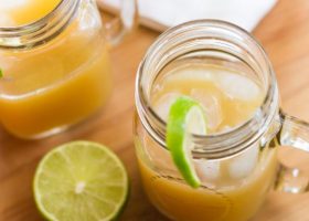 طريقة عمل عصير تفاح بالزنجبيل