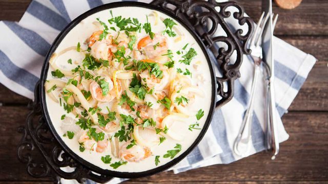 طريقة عمل شوربة السي فود بالكريمة