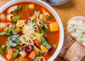 طريقة عمل شوربة المكرونة بالخضار